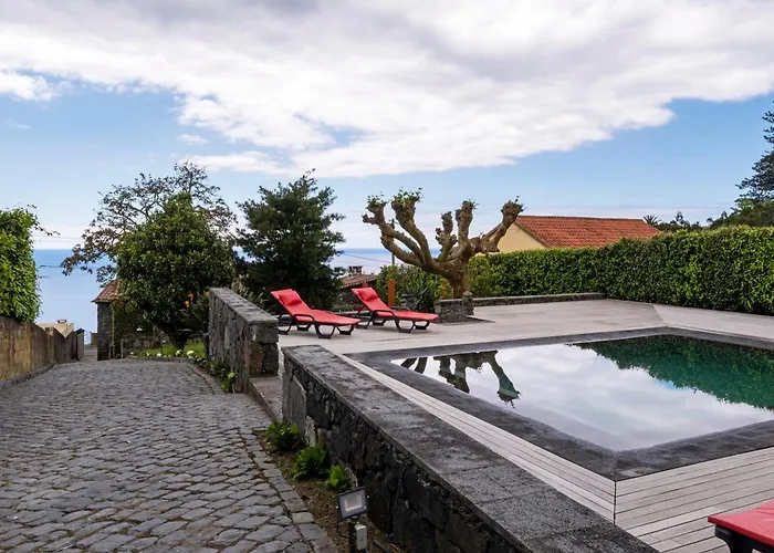 Ponta Da Amora * Ponta Garca